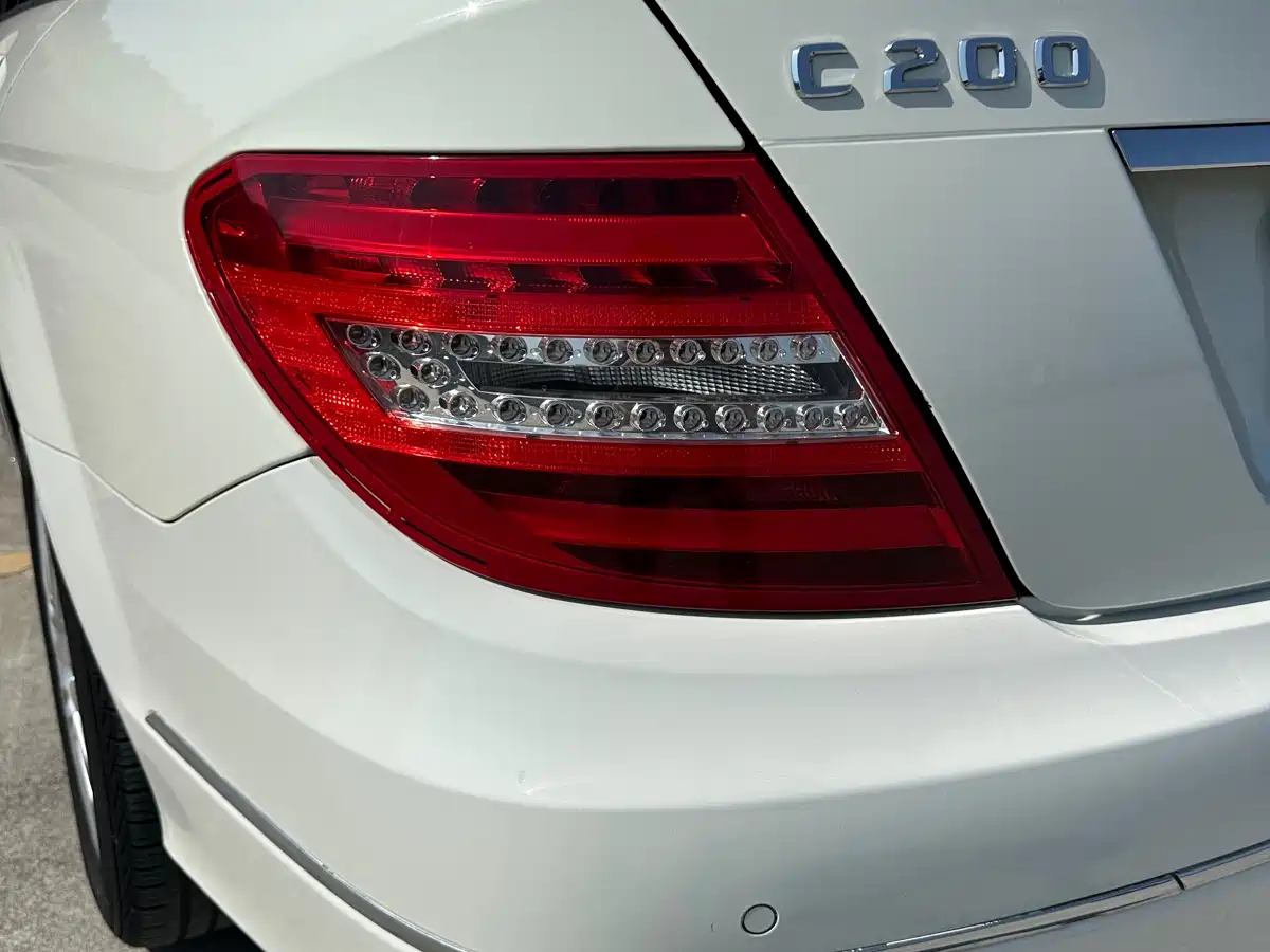 Фото 10 - Mercedes-Benz C-Class