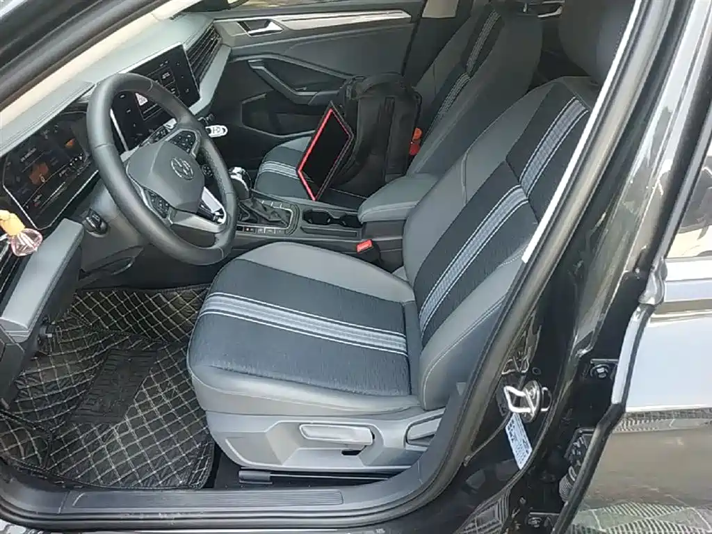 Volkswagen Sagitar 2023 300TSI DSG Leap Edition фото 15