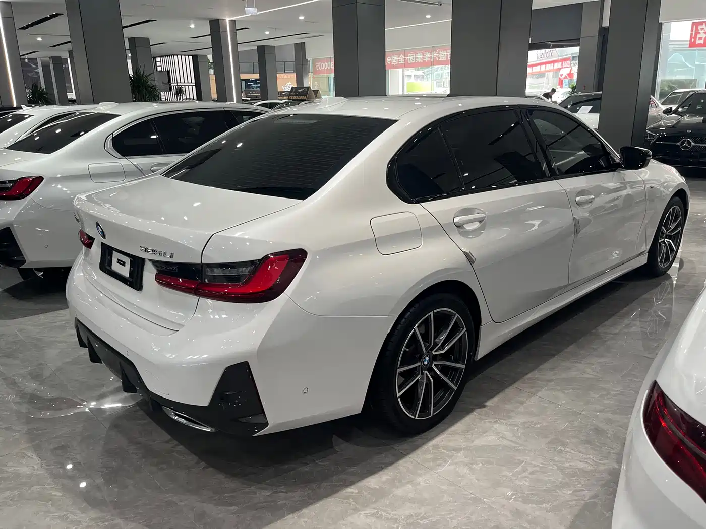 BMW 3 Series 2024 325Li M Sport Package фото 9