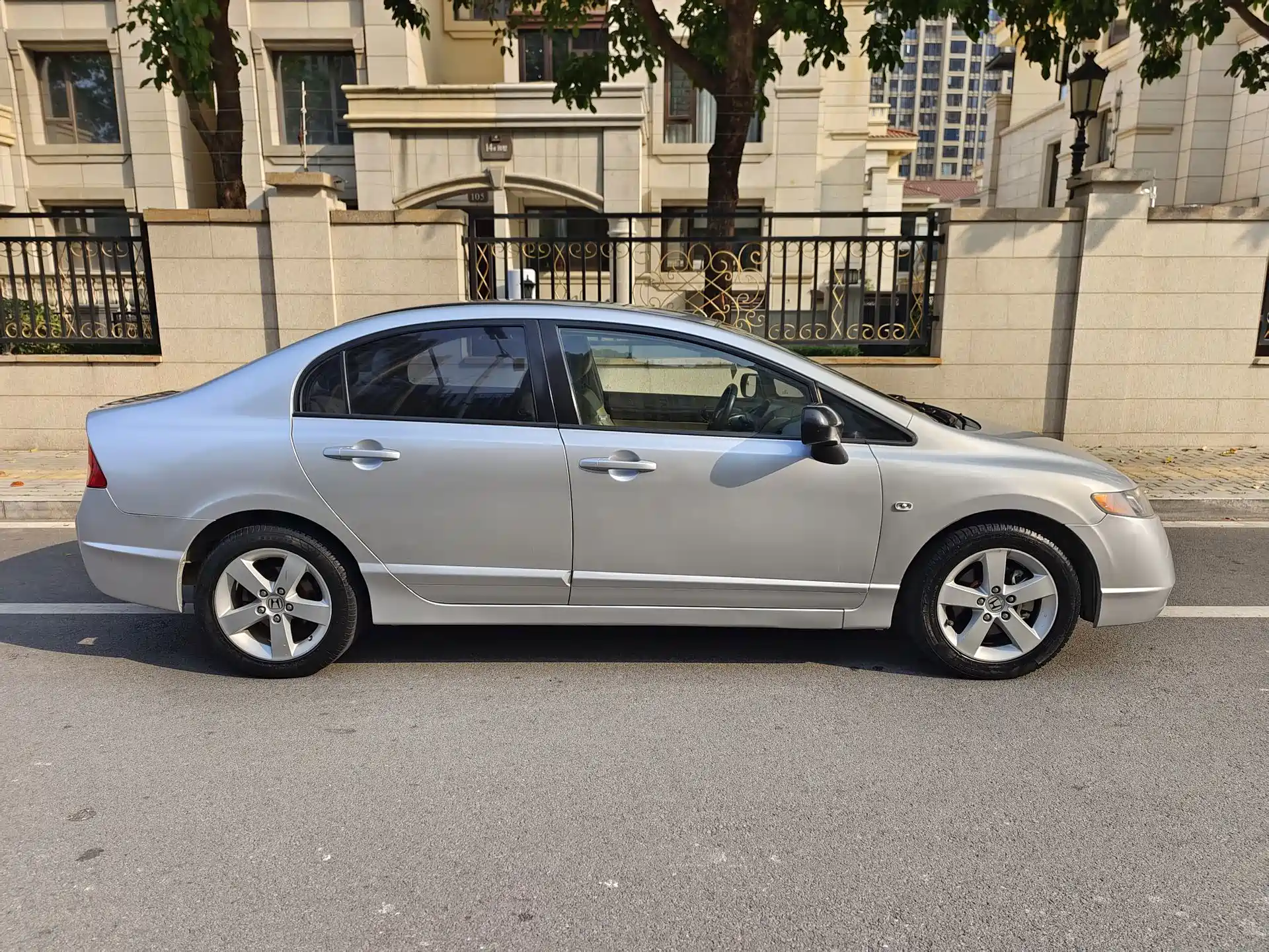 Фото 4 - Honda Civic