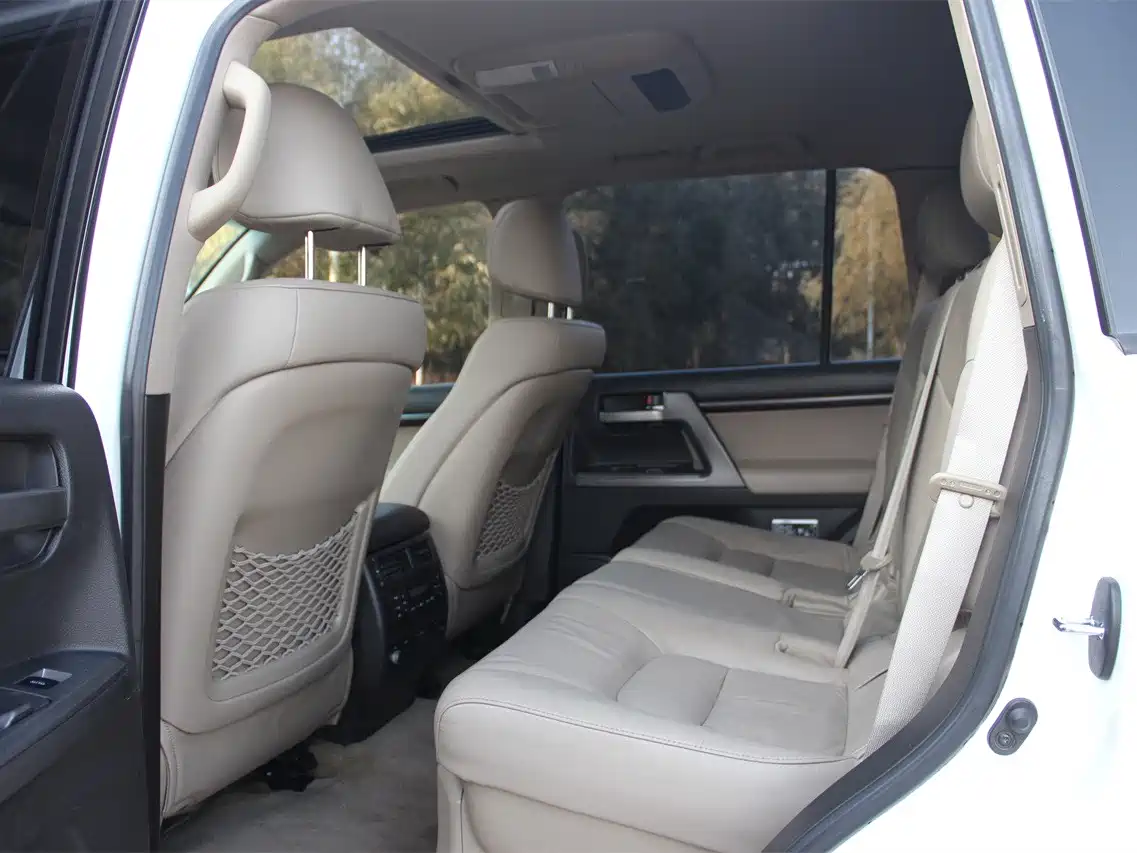 Toyota Land Cruiser 2010 Model 4.7L Automatic VX фото 5