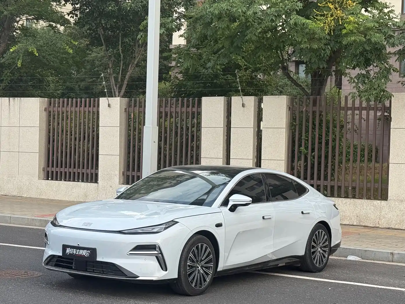 Geely Galaxy Galaxy Xingyao 8 2026 2025 Model 130km EM-i Flagship Edition