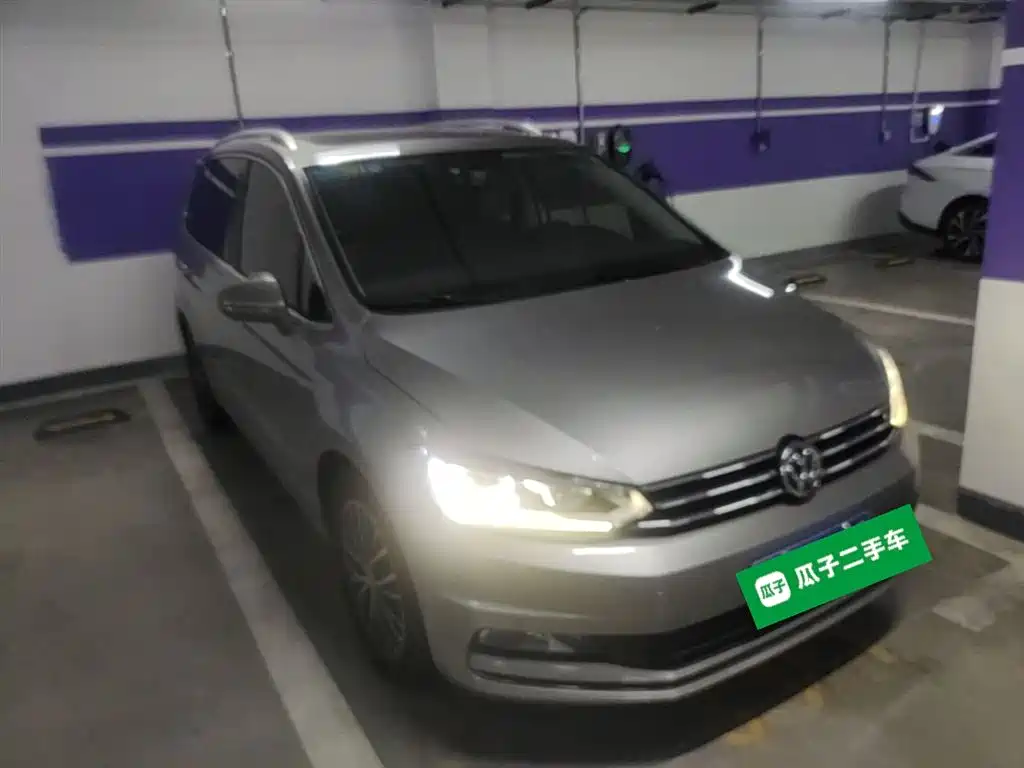 Volkswagen Touran 2016 Touran L 330TSI DSG Luxury фото 4