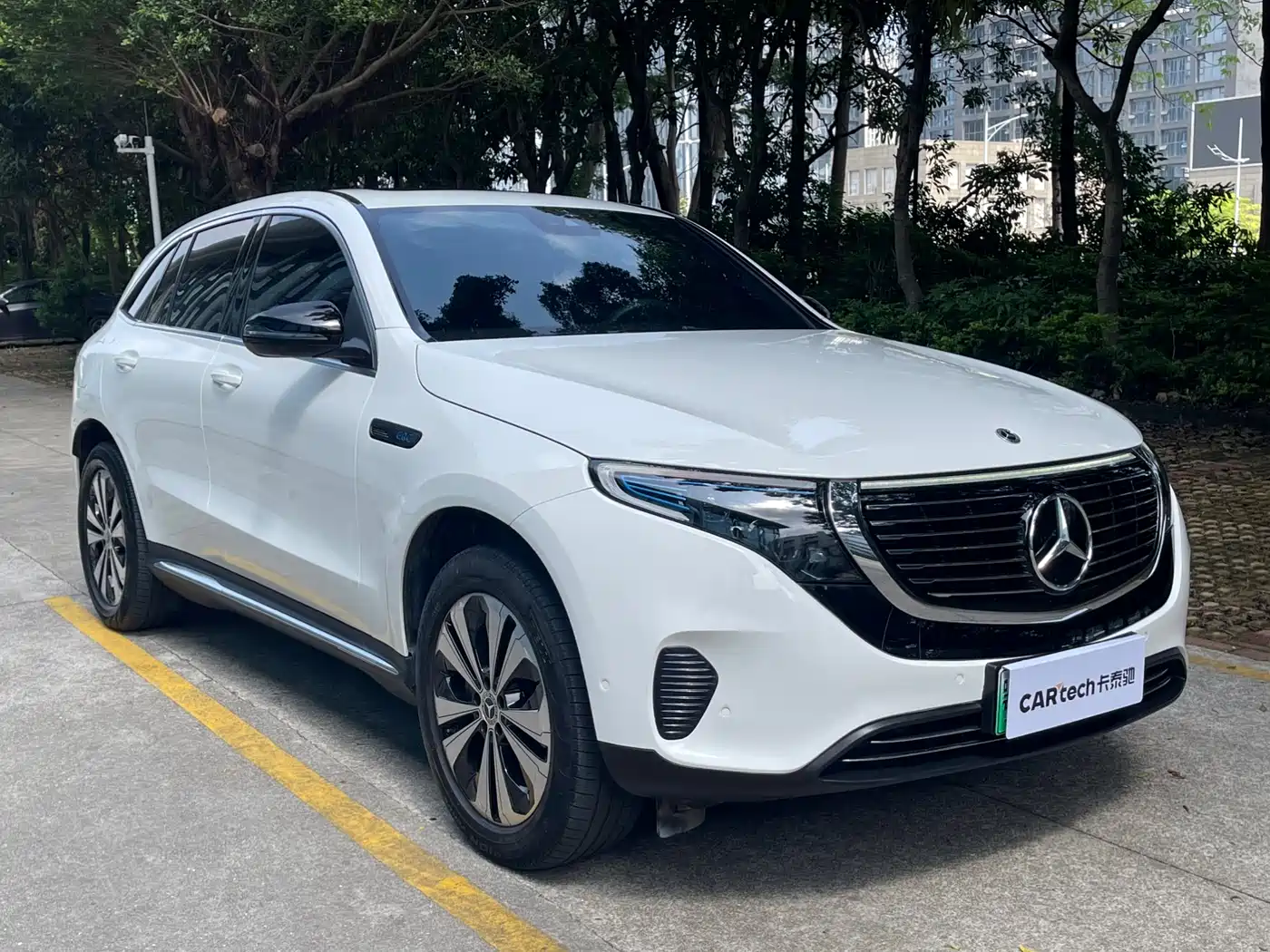 MERCEDES-BENZ EQC