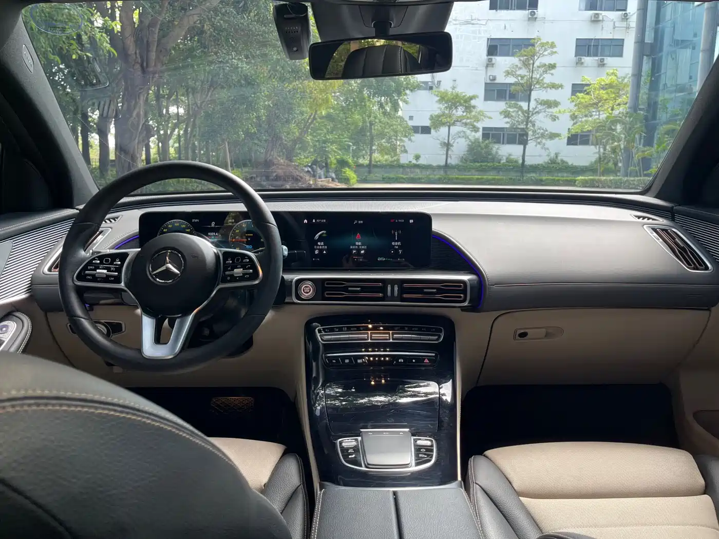 MERCEDES-BENZ EQC