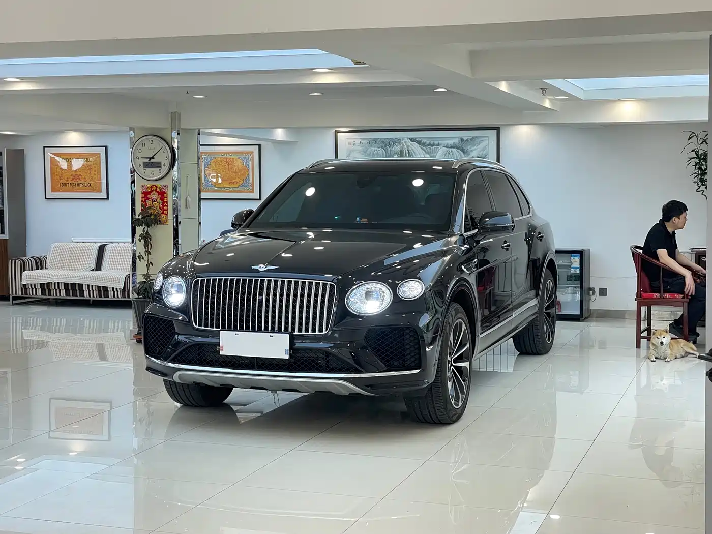 Bentley Bentayga 2023 4.0T V8 Long Wheelbase Version