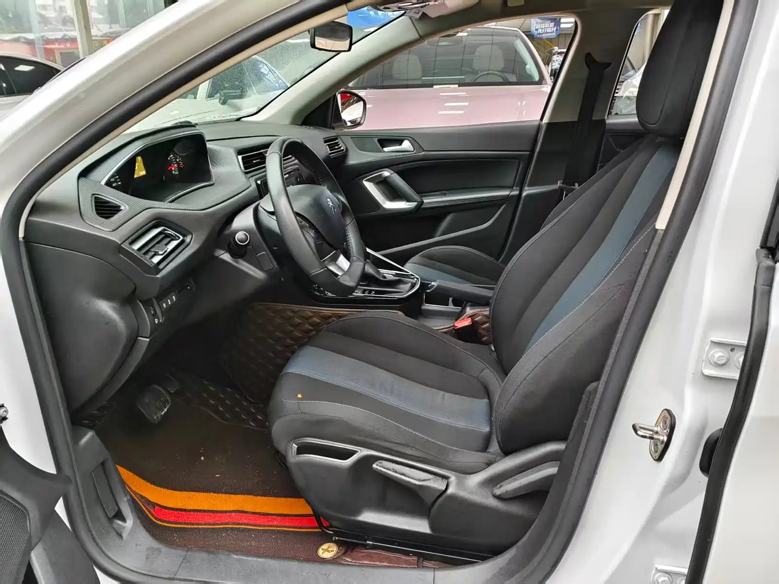 Photo 3 - Peugeot 308