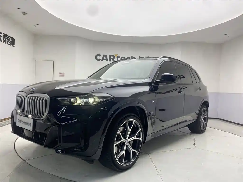 BMW X5 2023 xDrive 30Li Premium M Sport Black Night Package