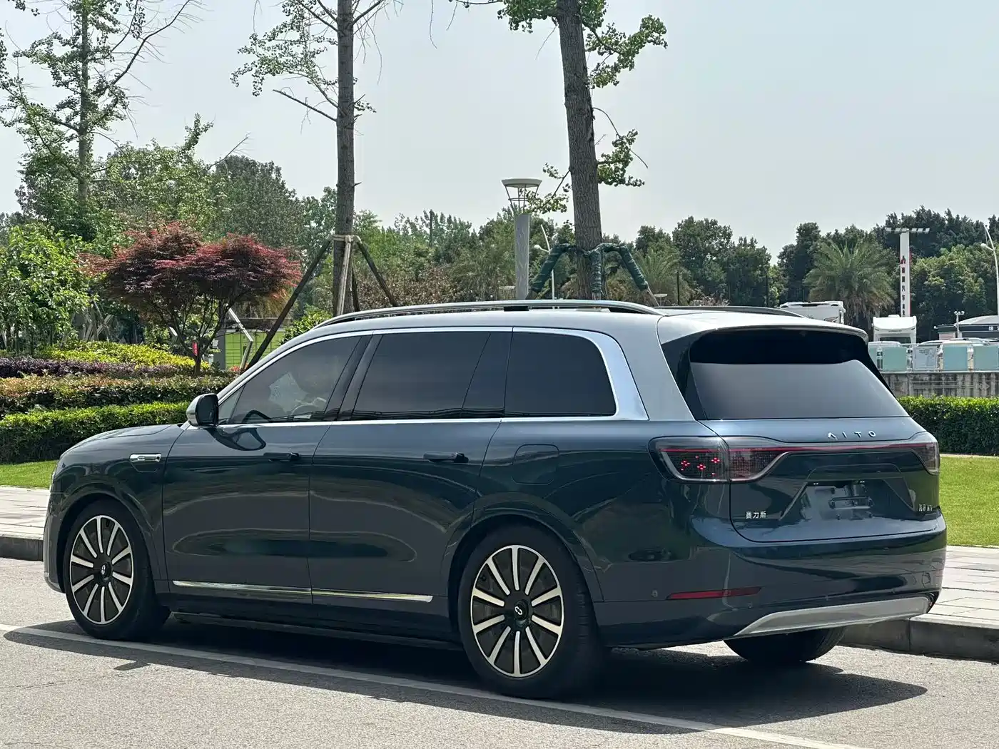 AITO Wenjie AITO M9 2024 Range Extender Ultra 52kWh 6-seater фото 4