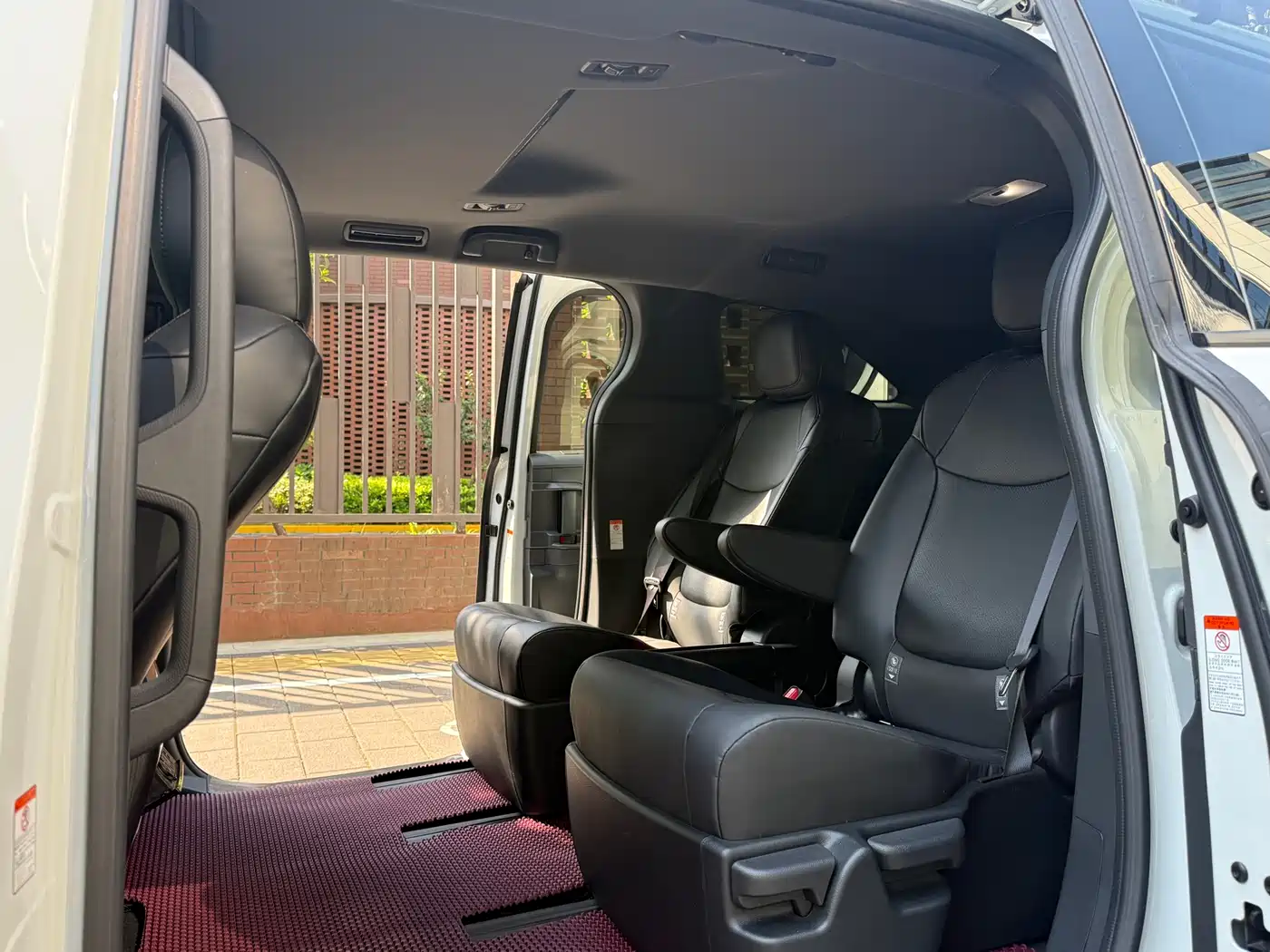 Toyota Granvia 2024 2.5L Hybrid Comfort фото 5