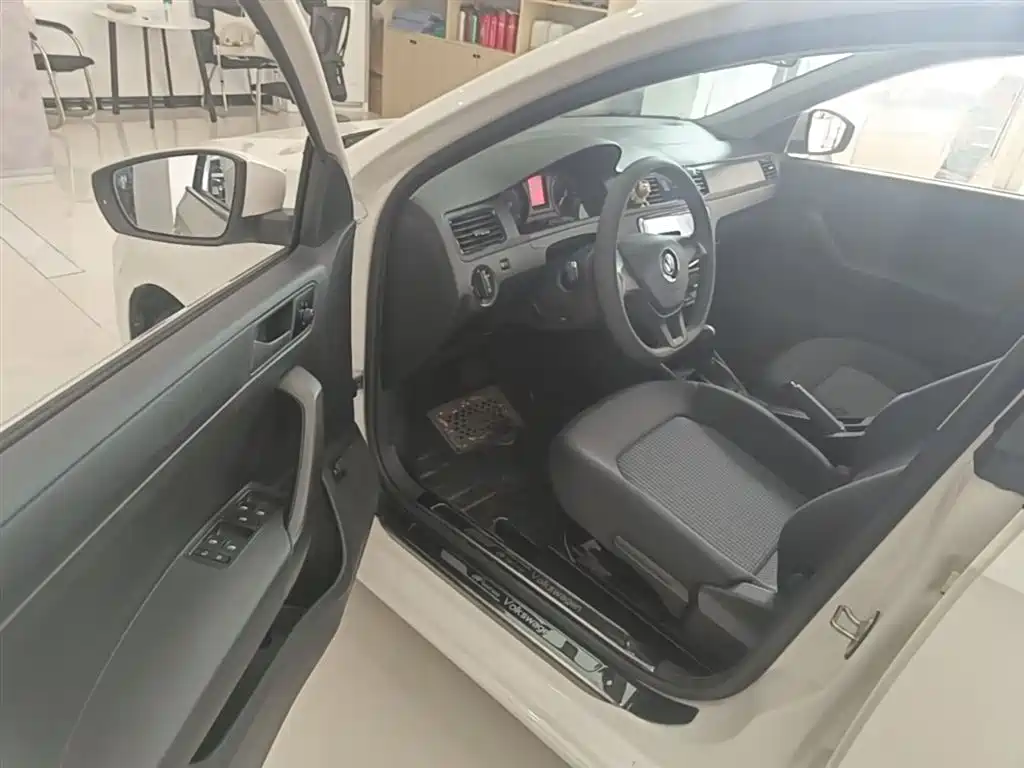 Volkswagen Santana 2017 Gran Santana 1.6L Auto Trendline фото 16