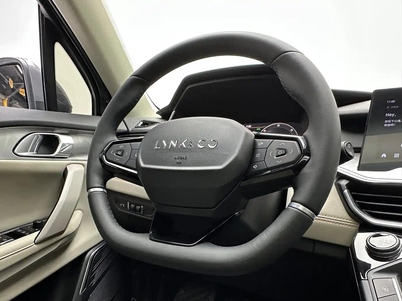 Lynk & Co 06 EM-P 2022 PHEV 84KM Range Pro фото 10