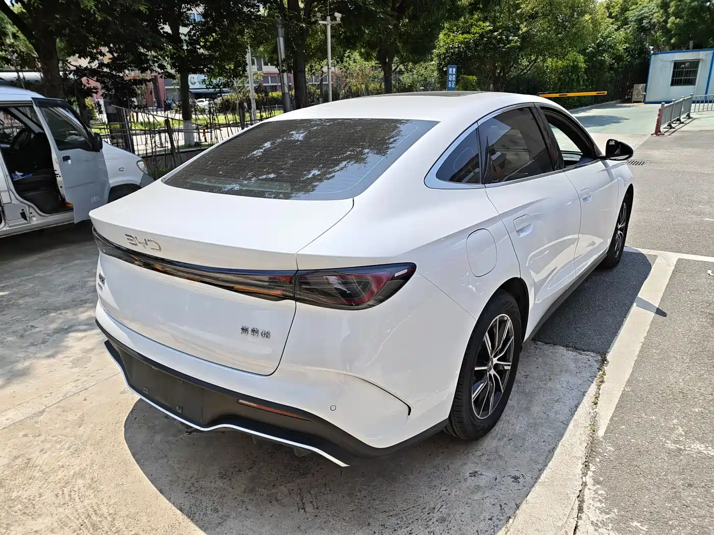 BYD Seal 06 New Energy 2024 DM-i 120KM Honor фото 13
