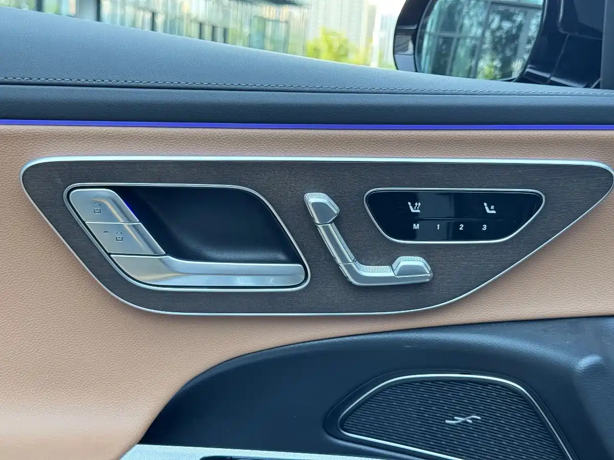Mercedes-Benz E-Class 2024 E 300 L Fashion фото 17
