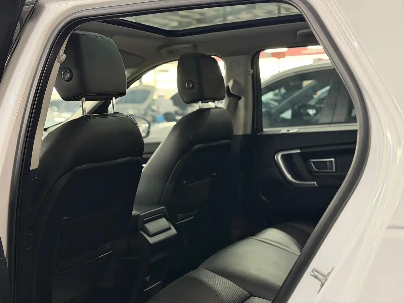 Land Rover Discovery Sport 2016 2.0T SE фото 7