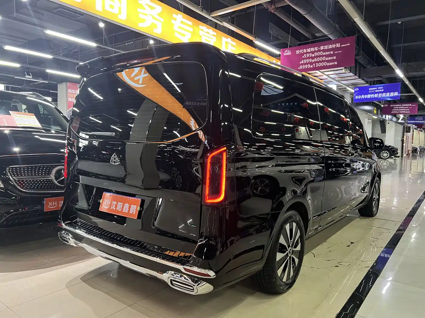 Mercedes-Benz Vito 2023 2.0T Elite 7-Seater фото 24