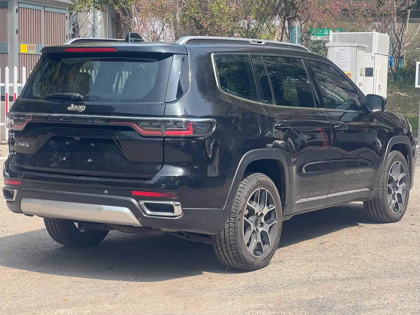 JEEP GRAND COMMANDER