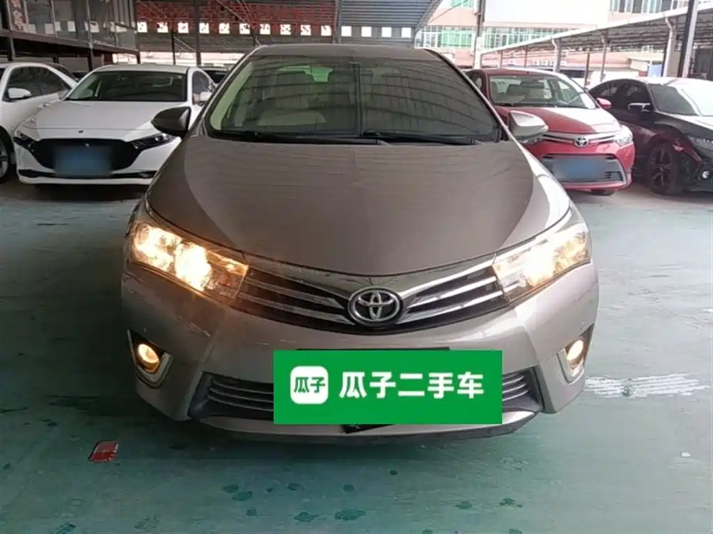 Toyota Corolla 2014 1.6L CVT GL-i фото 3
