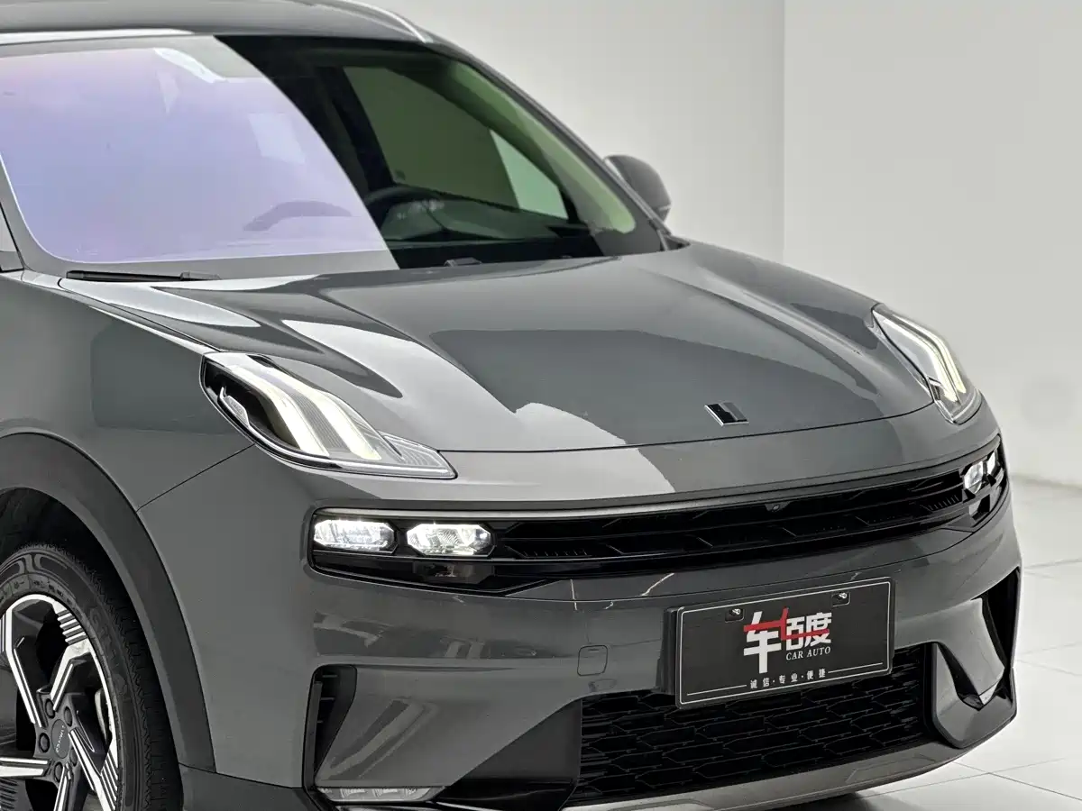 Lynk & Co 06 EM-P 2022 PHEV 84KM Range Pro фото 11