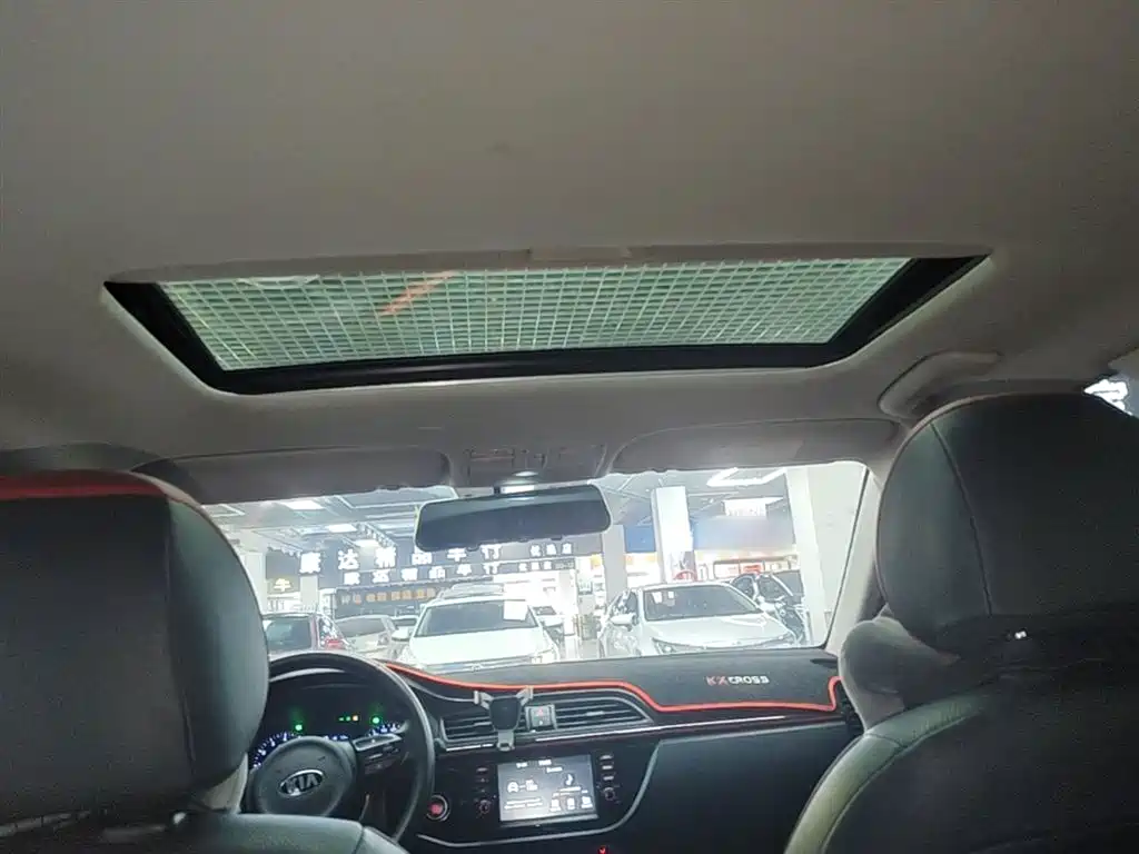 Kia KX CROSS 2019 1.6L Automatic Smart Sunroof Edition China VI фото 18