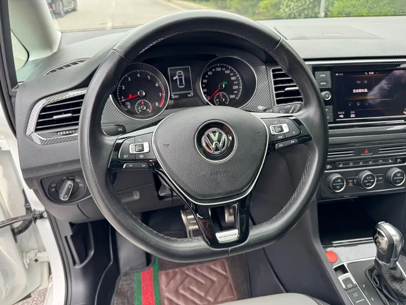 Volkswagen Golf Sportsvan 2019 280TSI Automatic Voyager China V фото 10