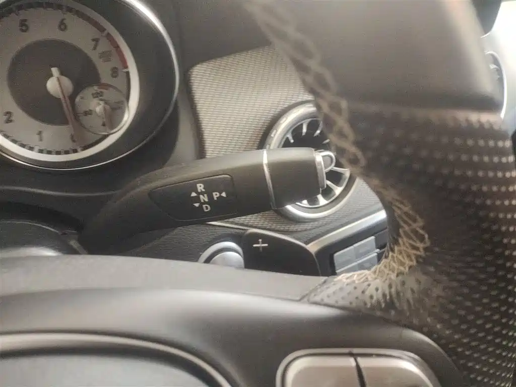 Mercedes-Benz GLA 2016 GLA 220 4MATIC Fashion фото 10