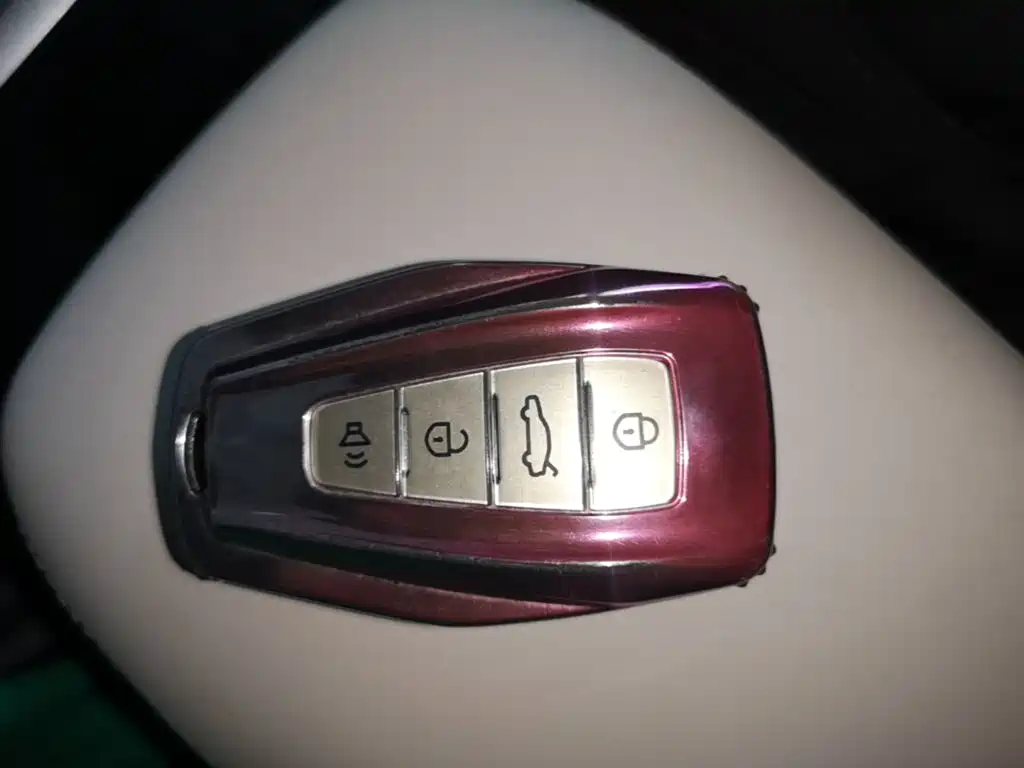 Фото 9 - Geely Geometry E Firefly