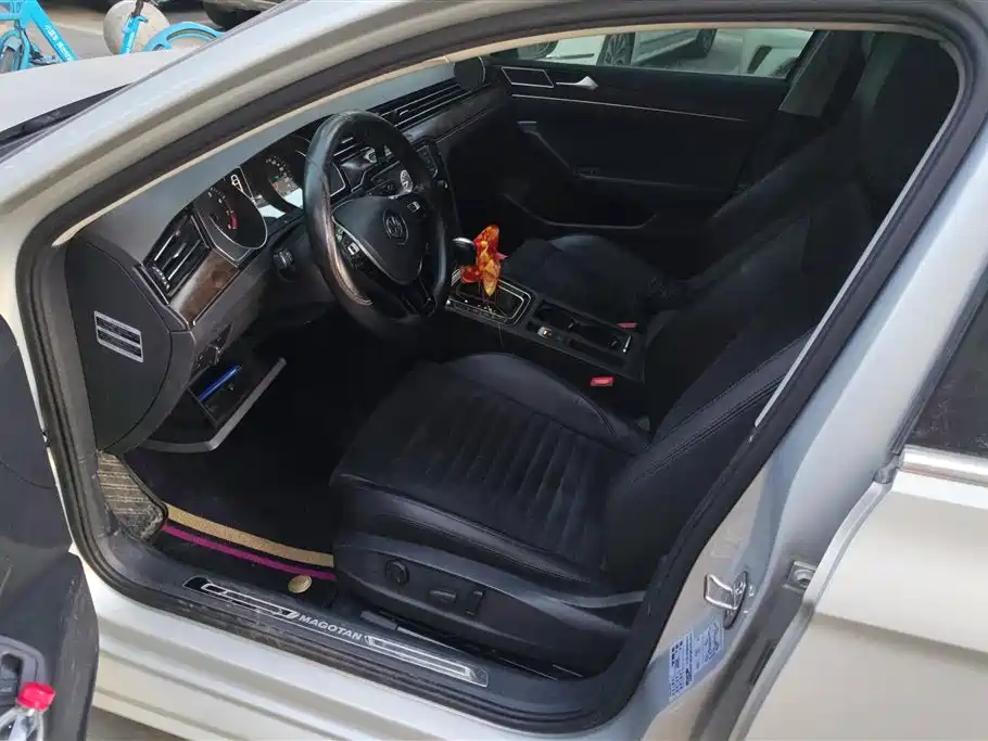 Volkswagen Magotan 2017 330TSI DSG Luxury фото 9