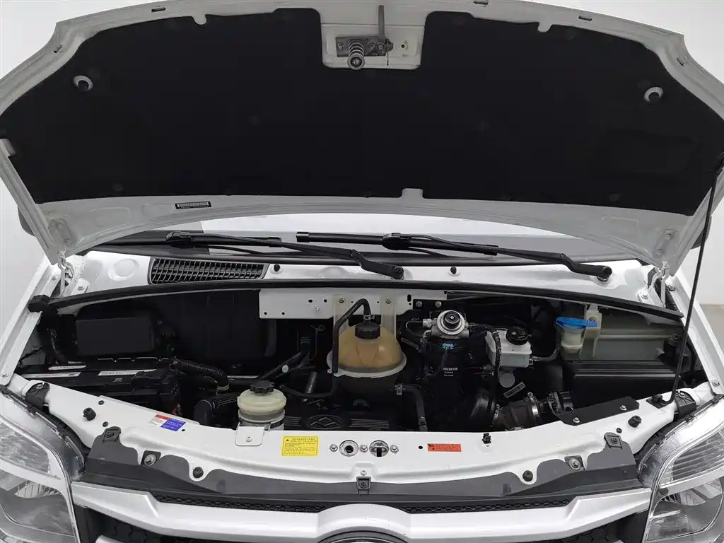 SAIC Maxus Xintu V80 2018 2.5T 6-speed manual Aoyuntong modified short wheelbase ultra-low roof 5-6-seater фото 6