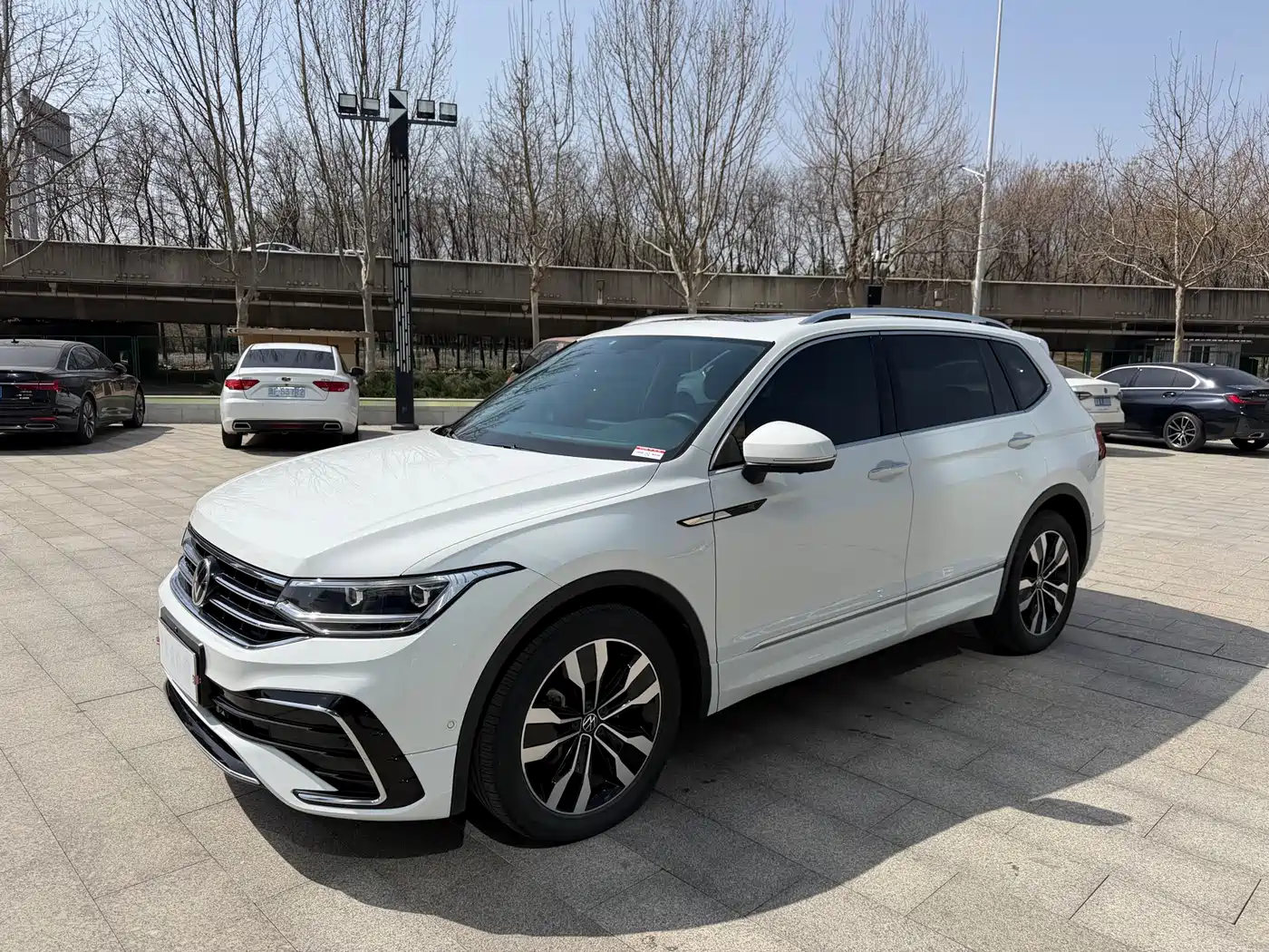 Volkswagen Tiguan L 2023 Facelift 330TSI Auto FWD R-Line Premium