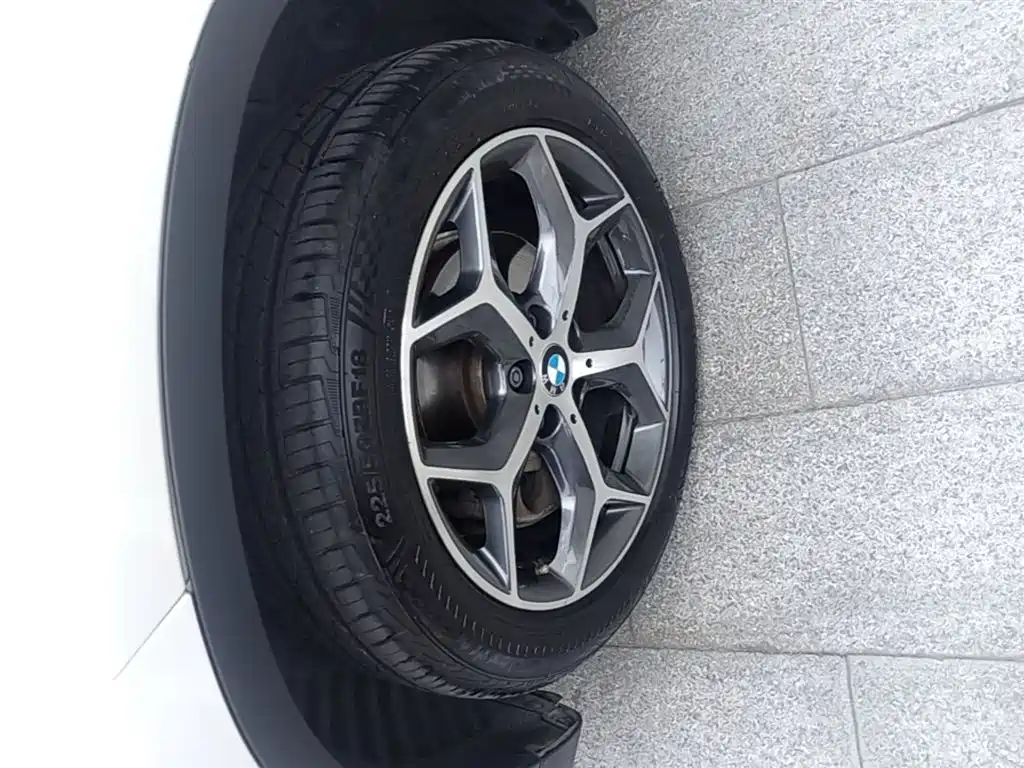 BMW X1 2018 sDrive18Li Premium Model фото 23