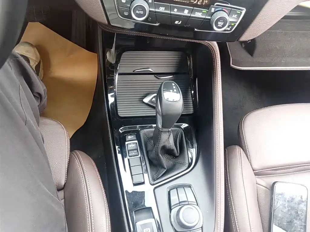 BMW X1 2018 sDrive18Li Premium Model фото 14