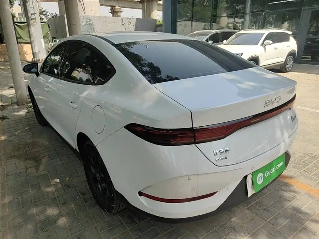 BYD Qin PLUS 2025 DM-i Smart Drive 55KM Leader фото 5