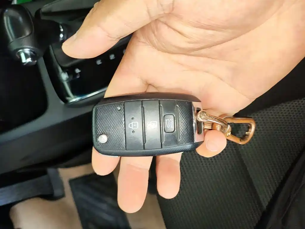 Kia K3 2017 1.6L Automatic 15th Anniversary Special GLS фото 9