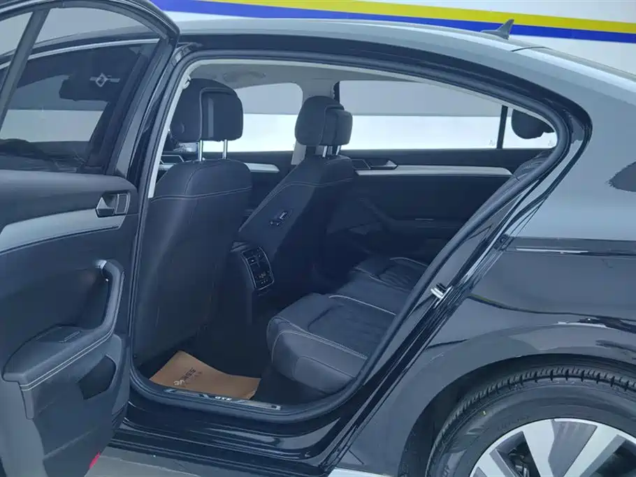 Volkswagen Magotan GTE Plug-in Hybrid 2020 GTE Luxury фото 11