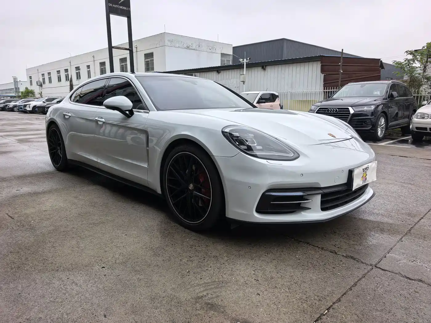 PORSCHE PANAMERA