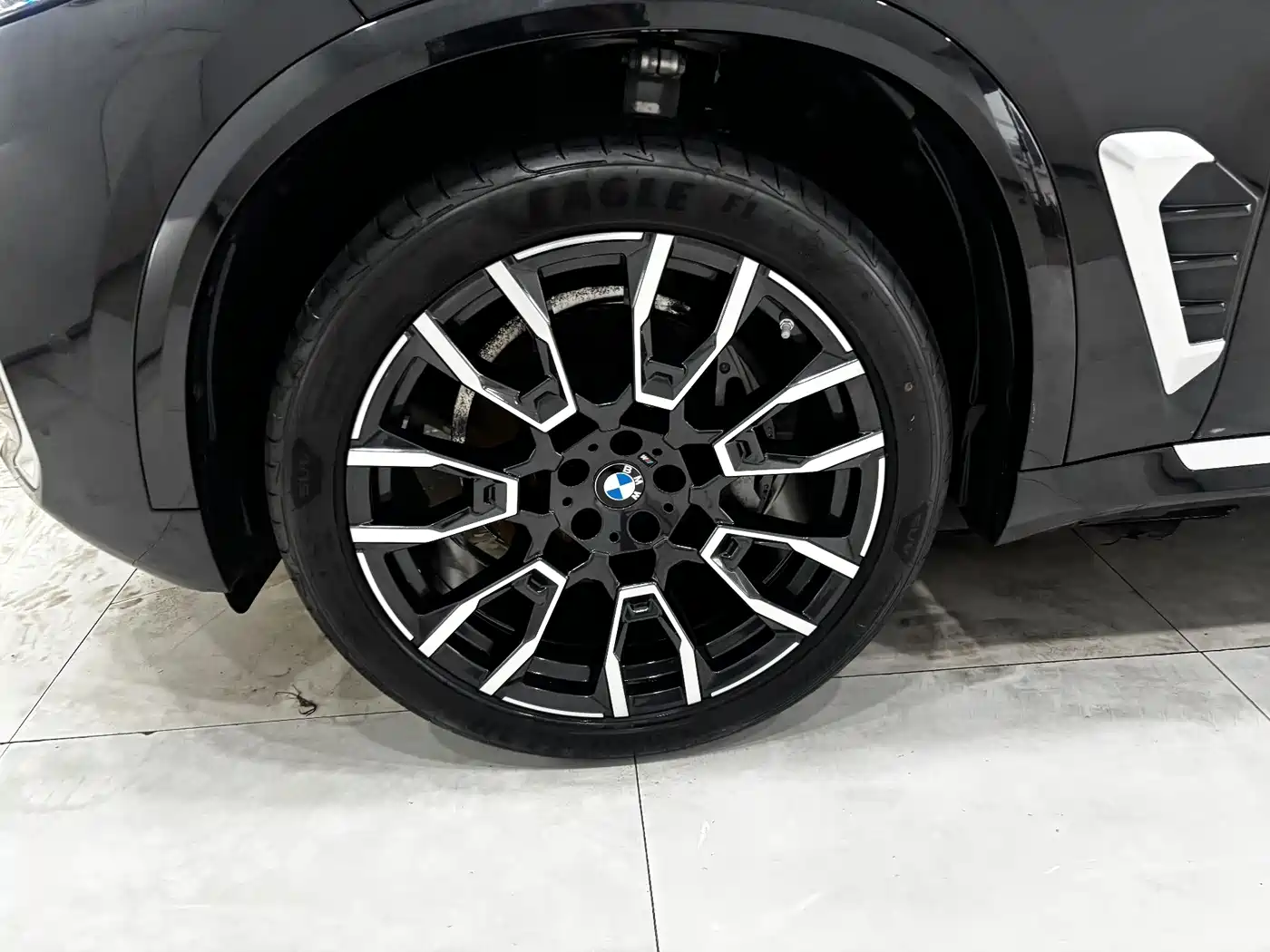 BMW X5 2025 Model xDrive 40Li M Sport Blackout Package фото 33