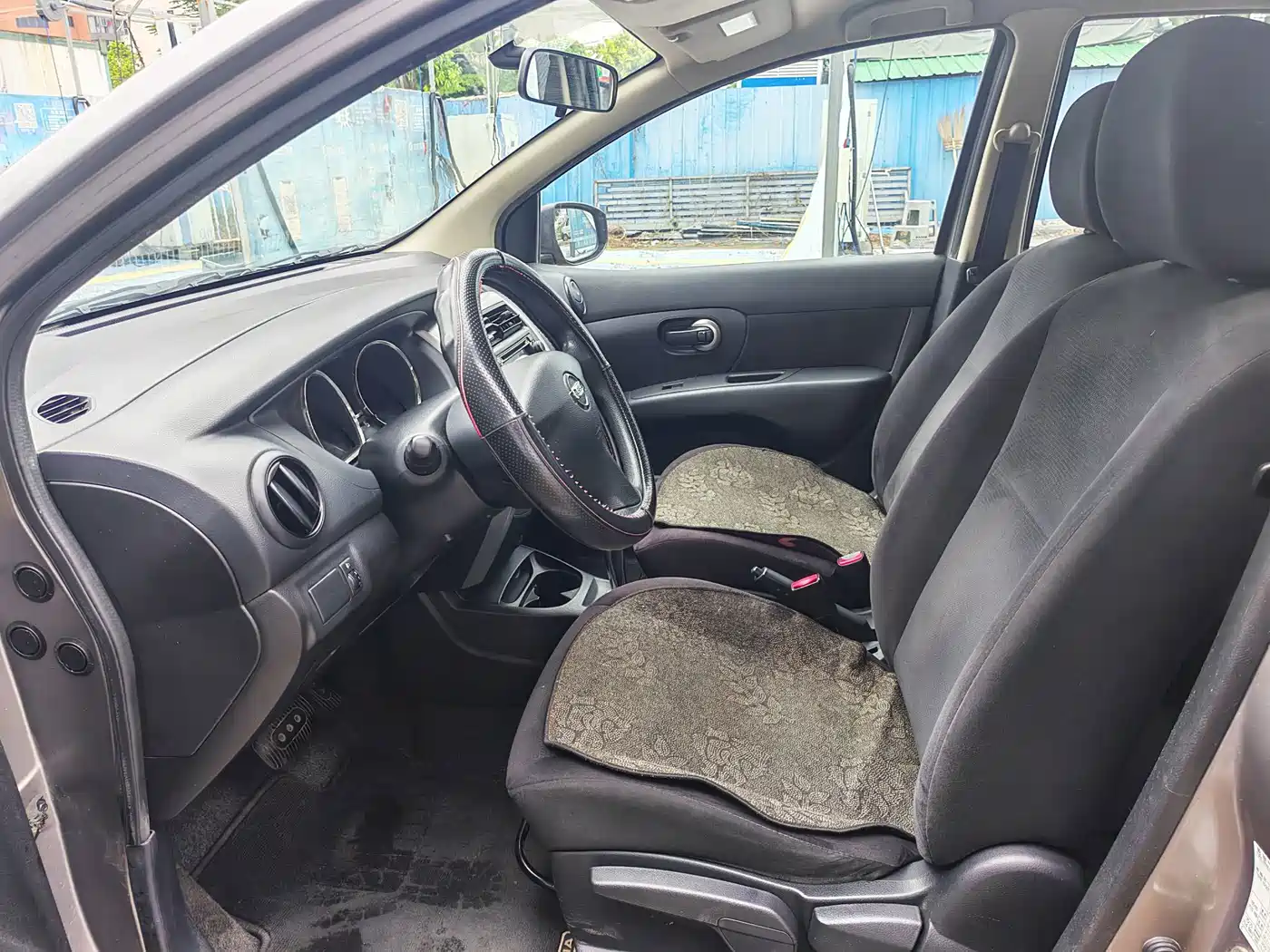 Nissan Livina 2015 2013 1.6XE CVT Comfort
