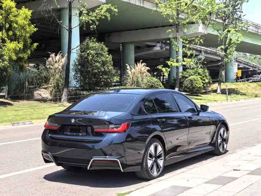 BMW i3 2025 eDrive 40 L Shadow Night Sport Package фото 6