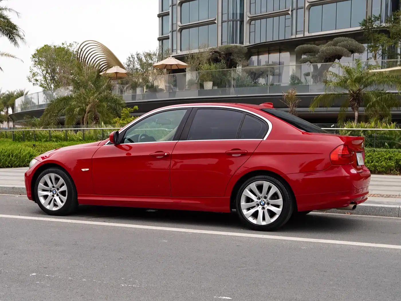 BMW 3 Series 2012 320i Luxury фото 10