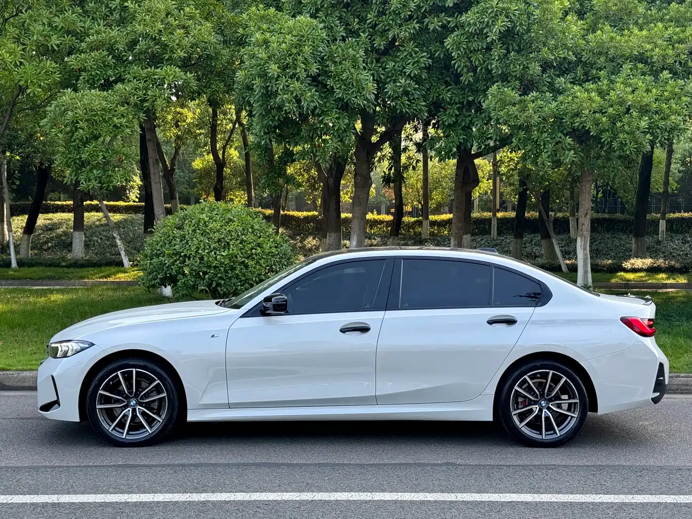BMW 3 Series 2023 320Li M Sport Package фото 3