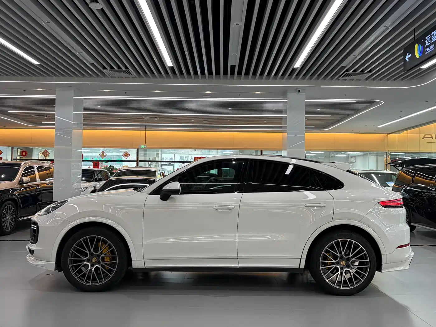 Porsche Cayenne 2019 Cayenne Coupé 3.0T фото 3