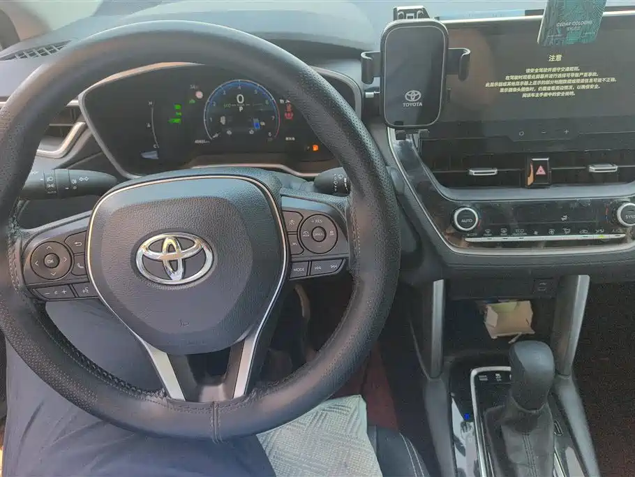 Toyota Frontlander 2023 2.0L Smart Hybrid Dual Engine Luxury Edition фото 13