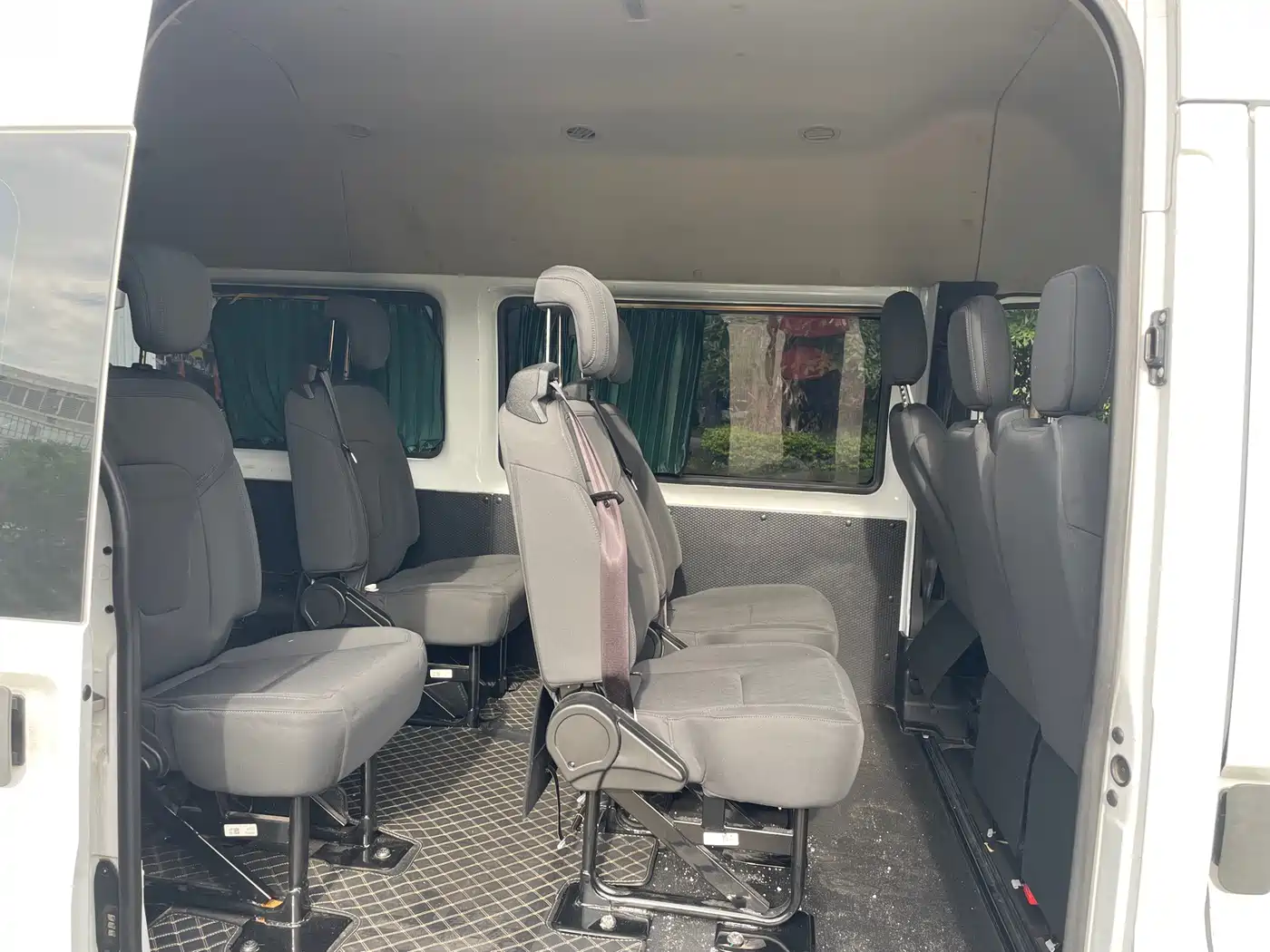 Jiangling JMC Fushun 2024 2025 Model 2.0T 6MT Diesel Medium Wheelbase High Roof Commercial MPV 7 Seats