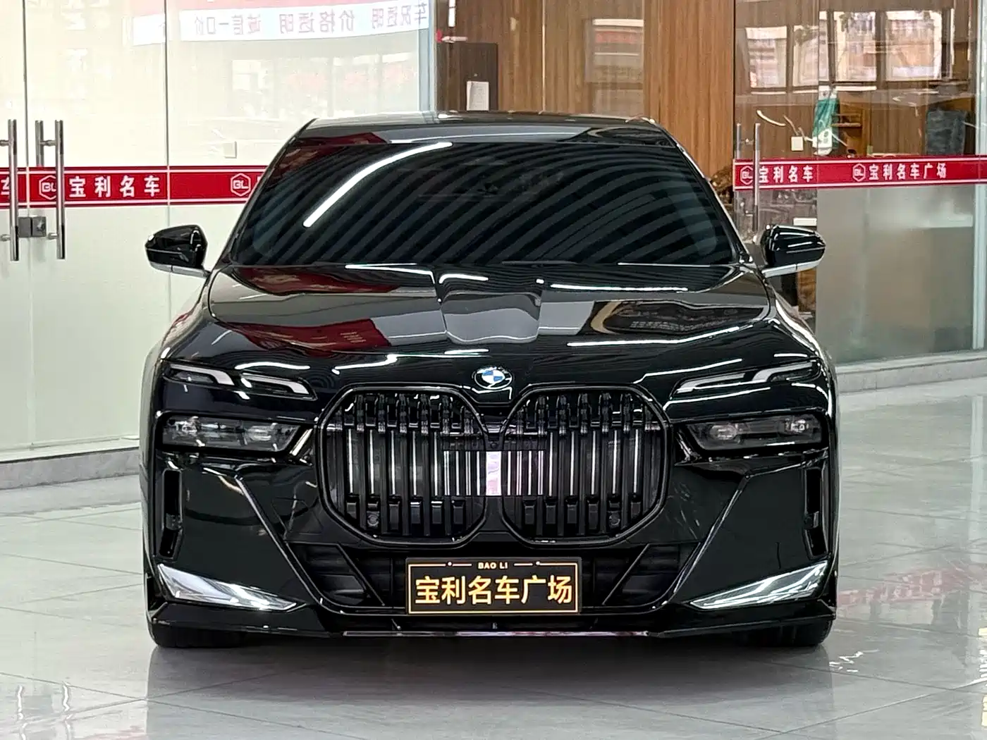 BMW 7 Series 2023 Model 735Li M Sport Package фото 18