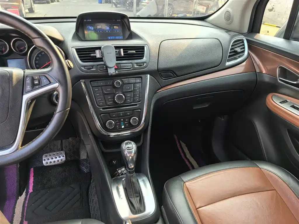 Фото 15 - Buick Encore