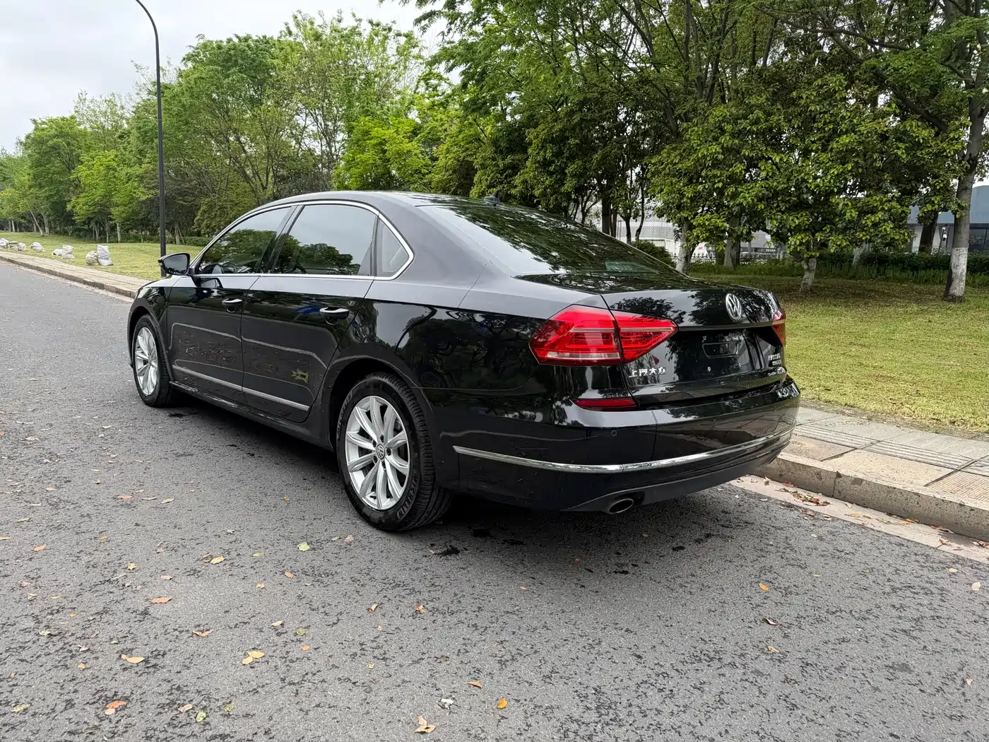 Volkswagen Passat 2017 330TSI DSG Prestige фото 8