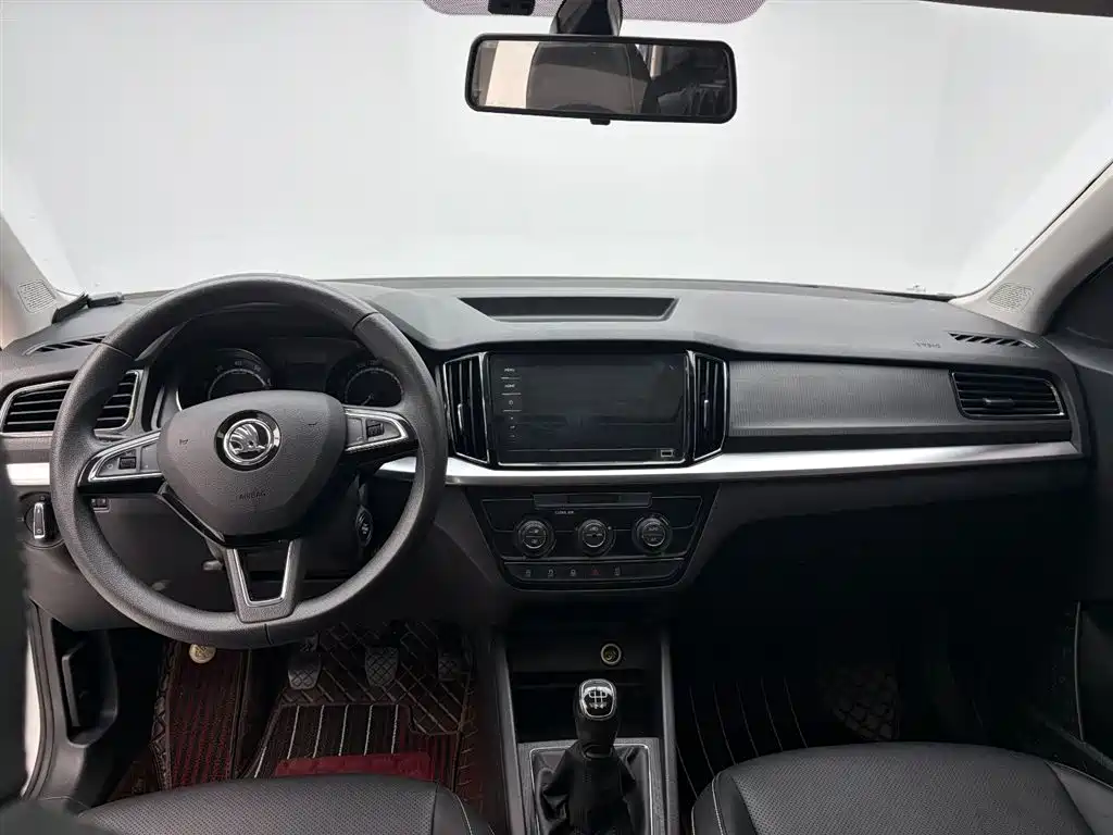 Škoda Kamiq 2021 1.5L Manual Comfort фото 17