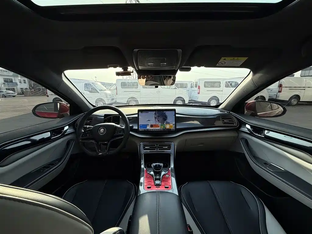 BYD Qin PLUS 2021 DM-i 120KM Flagship фото 12