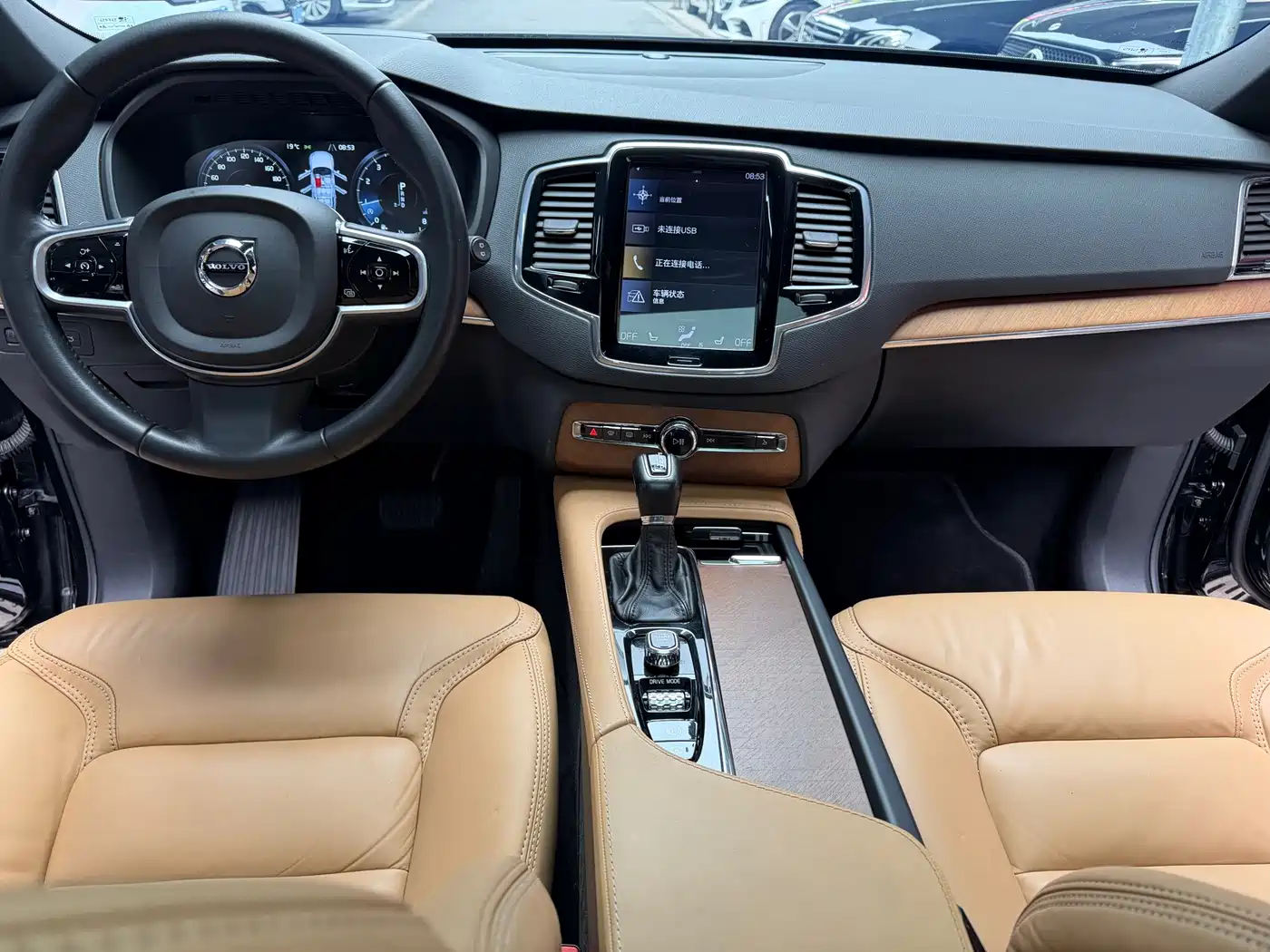 VOLVO XC90